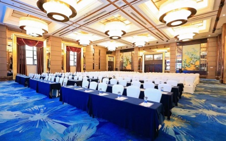 二楼宴会厅 [ 最大30桌 · 高5.5m · 无柱 ·  ]