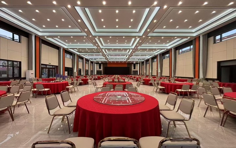 一楼宴会厅 [ 最大40桌 · 高5.5m · 无柱 ·  ]